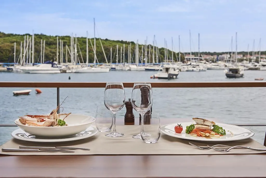 아파트호텔 Ribarska Koliba Resort PUY